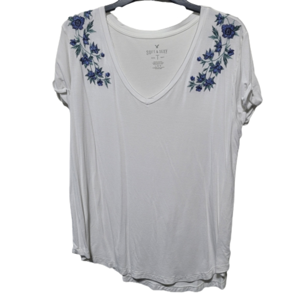 AEO Soft & Sexy Floral Embroidered V-Neck Shortsleeve Shirt